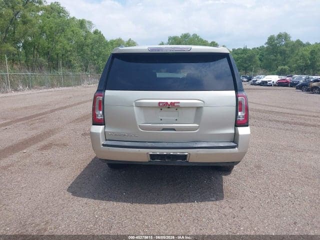 2017 GMC YUKON XL SLT 16