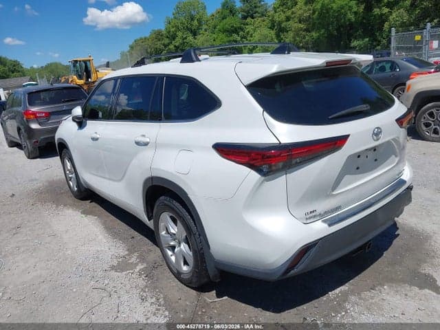 2022 TOYOTA HIGHLANDER LE 3