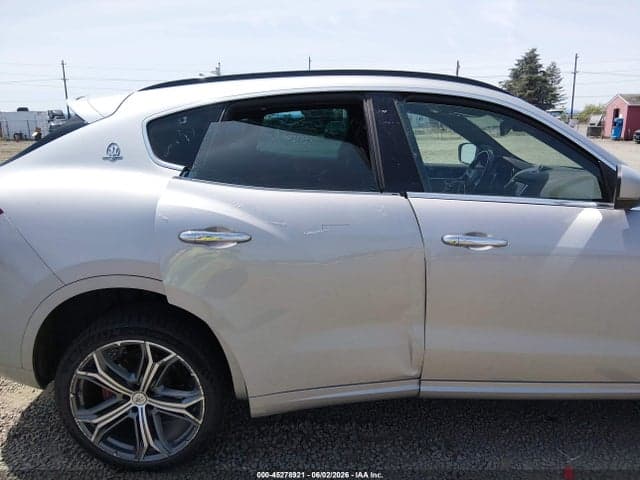 2018 MASERATI LEVANTE S GRANSPORT 6