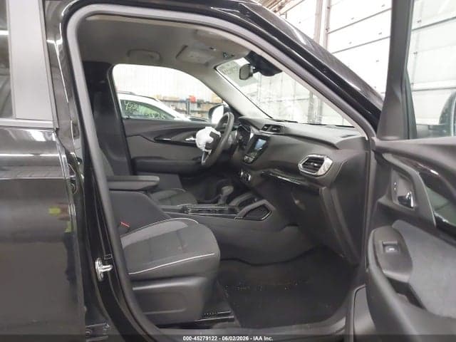 2022 CHEVROLET TRAILBLAZER AWD LT 5