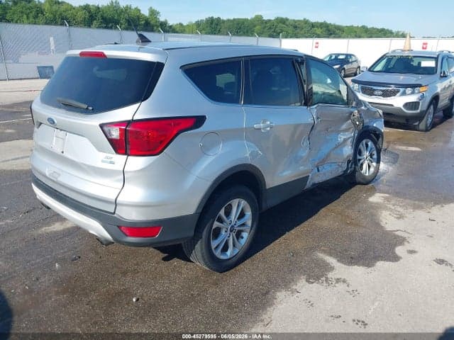 2019 FORD ESCAPE SE 4
