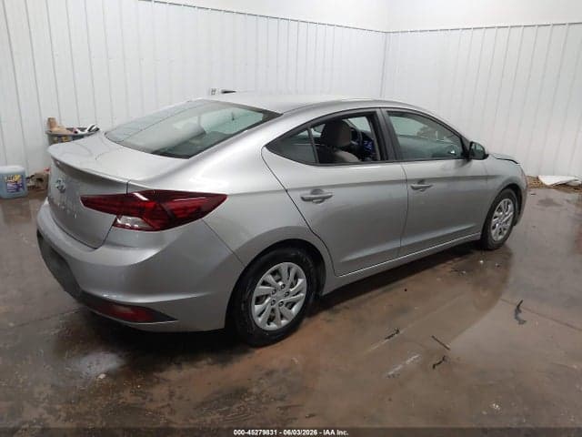 2020 HYUNDAI ELANTRA SE 4