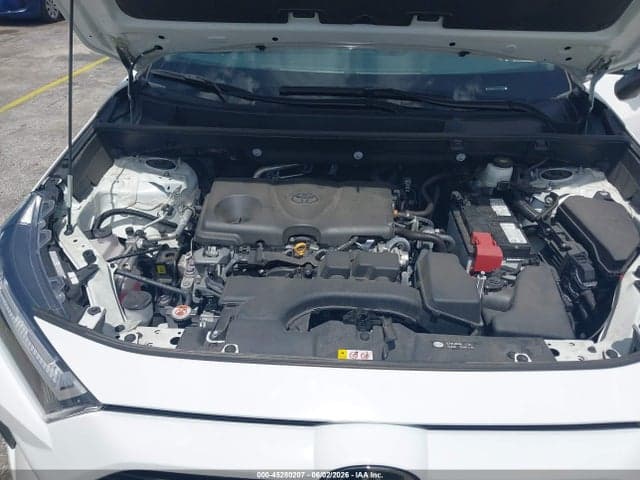 2025 TOYOTA RAV4 XLE 10