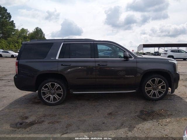 2017 GMC YUKON SLT 13