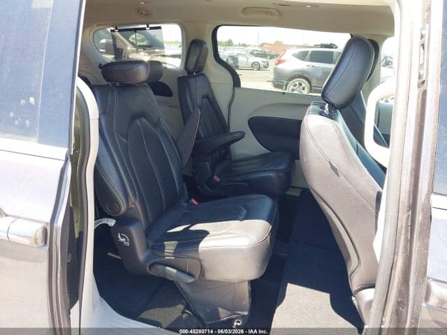 2022 CHRYSLER PACIFICA TOURING L 8