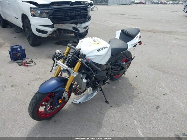 2025 SUZUKI GSX-R750 2