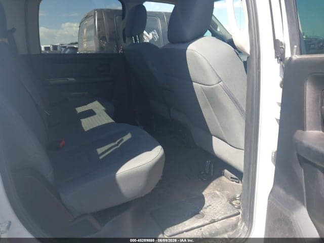 2017 RAM 3500 TRADESMAN 4X4 8' BOX 8