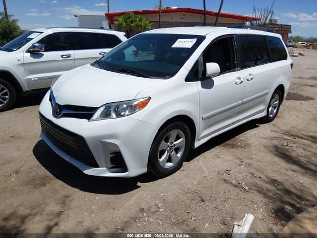 2020 TOYOTA SIENNA LE 2