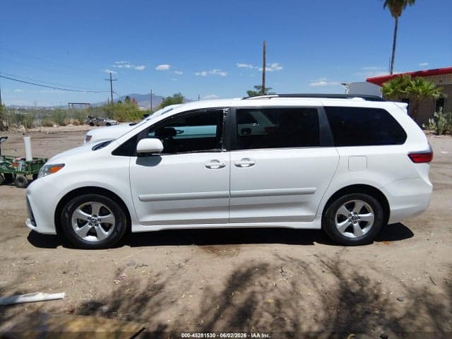 2020 TOYOTA SIENNA LE 13