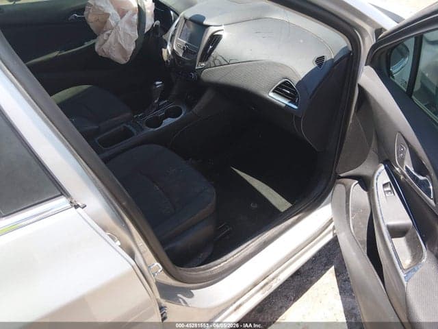 2017 CHEVROLET CRUZE LT AUTO 6