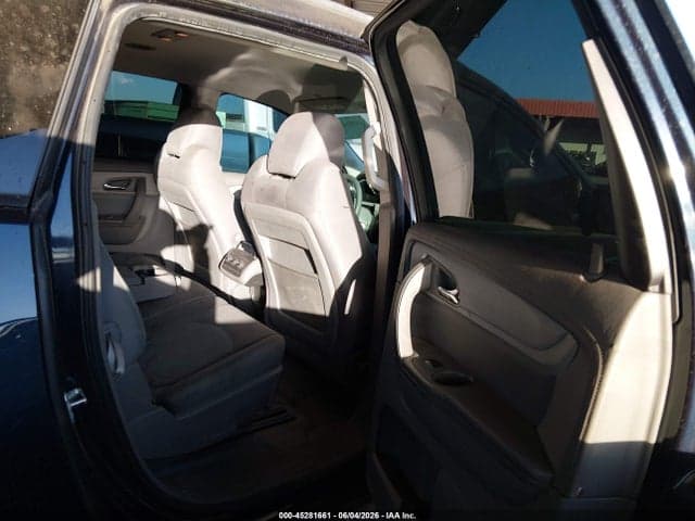 2017 CHEVROLET TRAVERSE LS 8