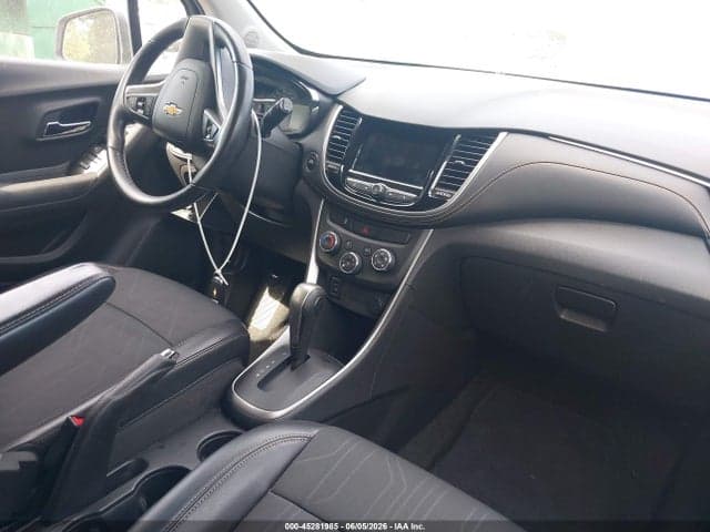 2019 CHEVROLET TRAX LT 5