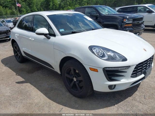 2018 PORSCHE MACAN 1