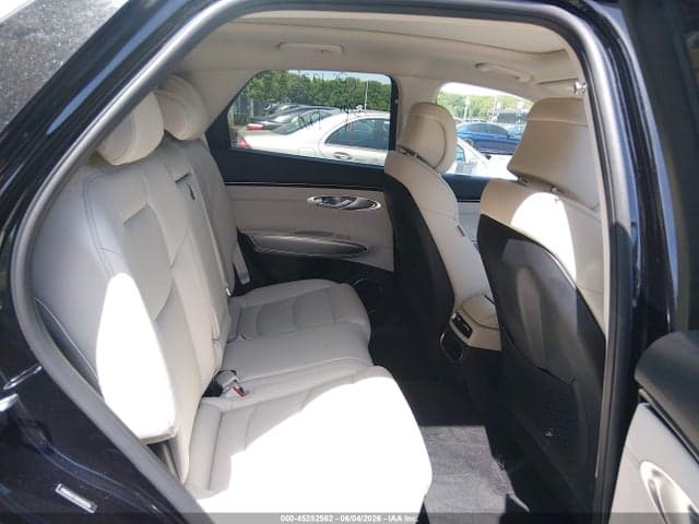 2025 GENESIS GV70 2.5T 8