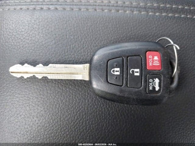 2018 TOYOTA COROLLA SE 11