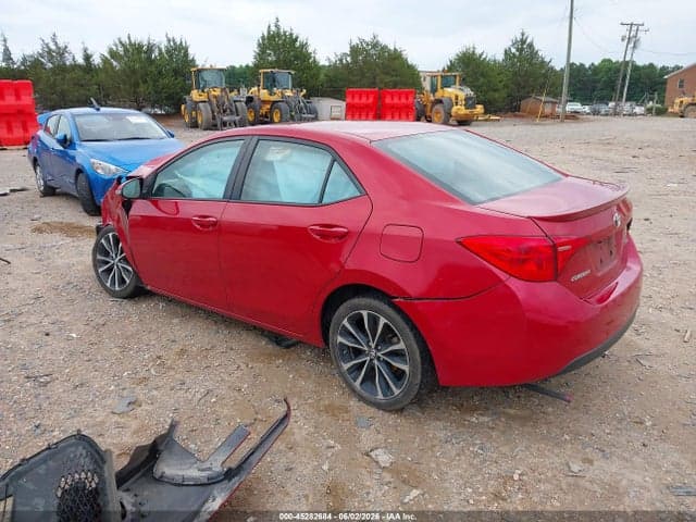 2018 TOYOTA COROLLA SE 3