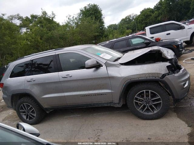 2020 JEEP GRAND CHEROKEE LAREDO E 4X4 14