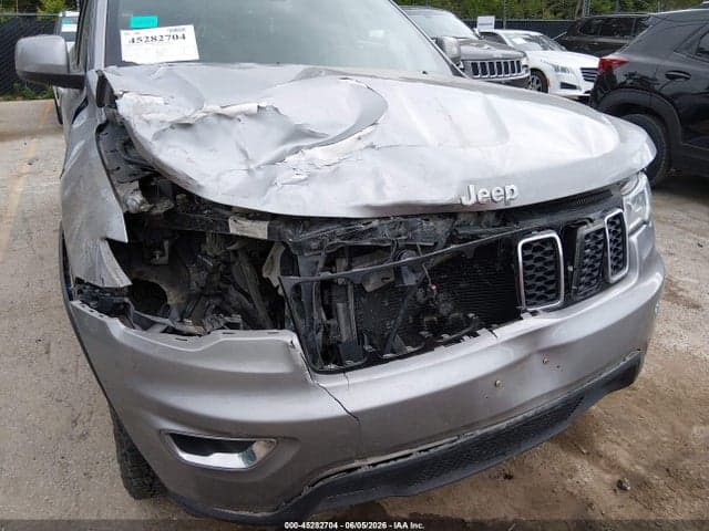 2020 JEEP GRAND CHEROKEE LAREDO E 4X4 18