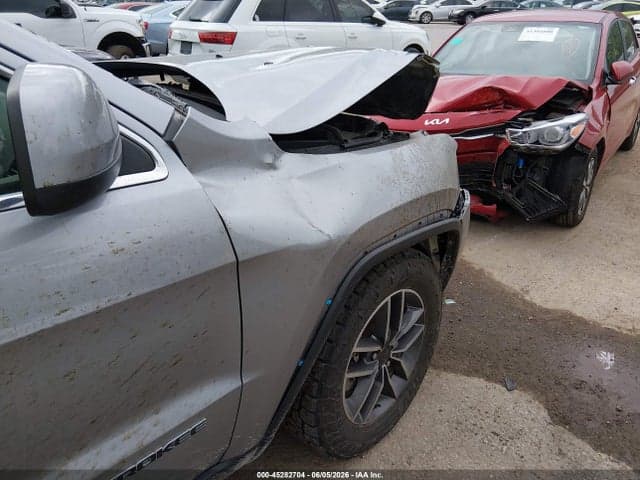 2020 JEEP GRAND CHEROKEE LAREDO E 4X4 19