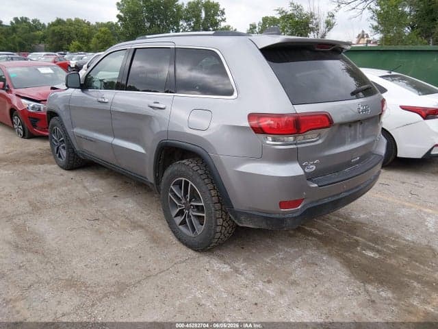 2020 JEEP GRAND CHEROKEE LAREDO E 4X4 3