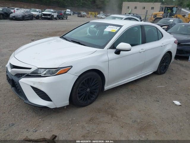 2020 TOYOTA CAMRY SE 2