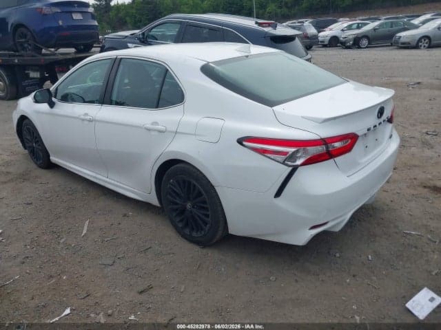 2020 TOYOTA CAMRY SE 3