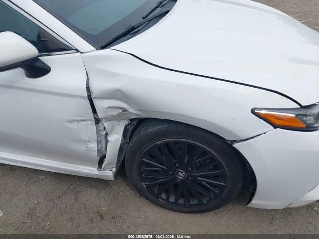 2020 TOYOTA CAMRY SE 6