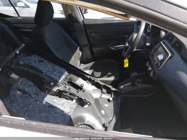 2025 NISSAN VERSA 1.6 SV 5