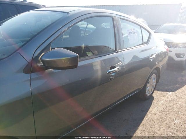 2019 NISSAN VERSA 1.6 SV 14