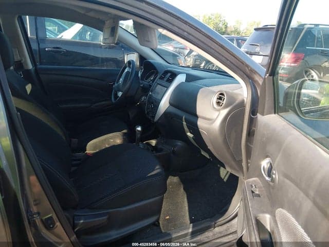 2019 NISSAN VERSA 1.6 SV 5