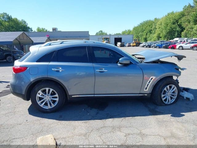 2017 INFINITI QX70 13