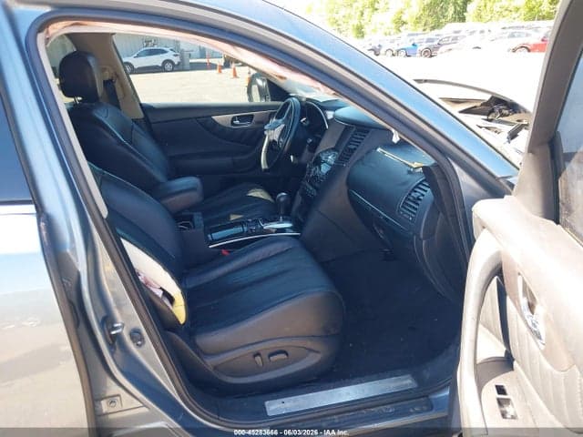 2017 INFINITI QX70 5