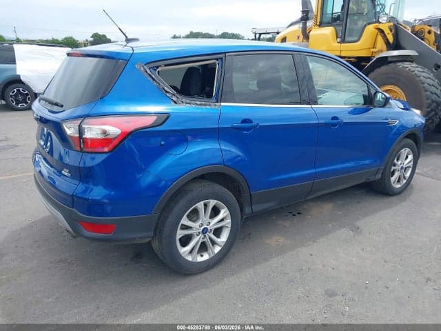 2017 FORD ESCAPE SE 4