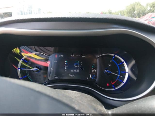2023 CHRYSLER PACIFICA HYBRID 7
