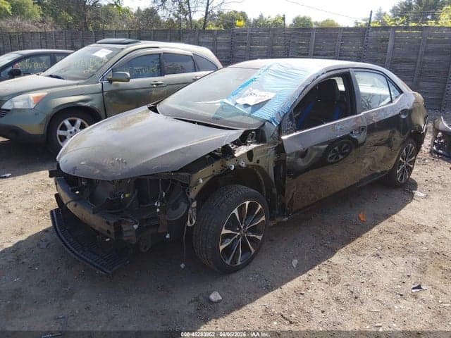 2018 TOYOTA COROLLA SE 2
