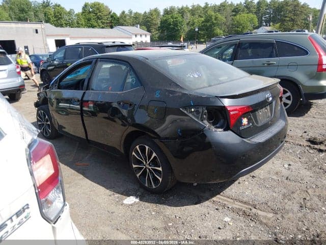 2018 TOYOTA COROLLA SE 3