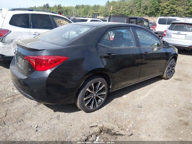 2018 TOYOTA COROLLA SE 4