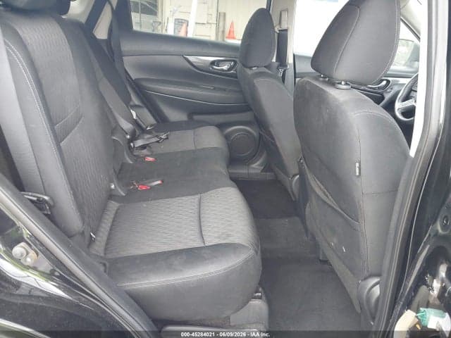 2017 NISSAN ROGUE SV 8
