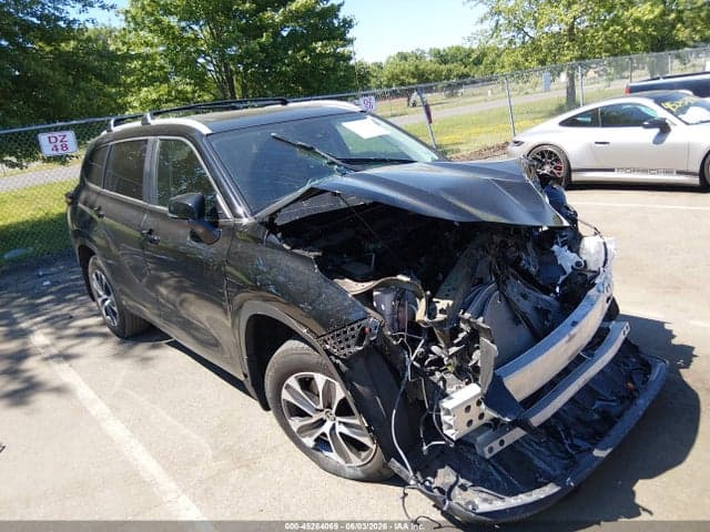 2023 TOYOTA HIGHLANDER XLE - 1