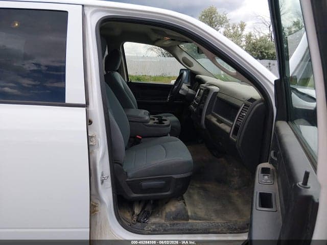 2017 RAM 1500 TRADESMAN 4X4 6'4 BOX 5