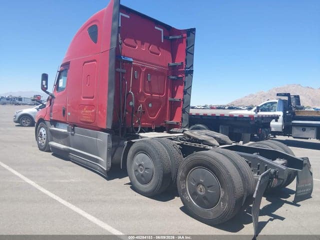 2021 FREIGHTLINER NEW CASCADIA 126 3