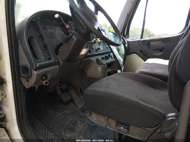 2017 FREIGHTLINER M2 106 7
