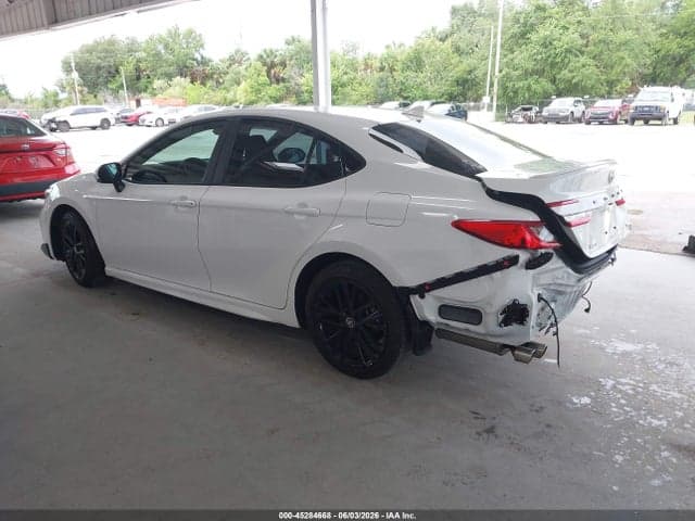 2025 TOYOTA CAMRY SE 3