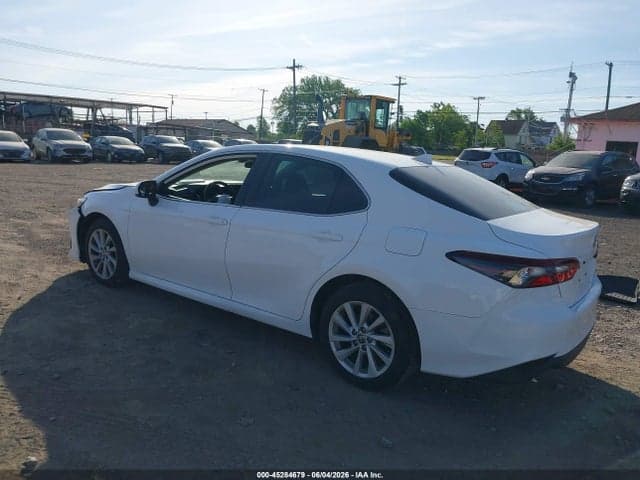 2022 TOYOTA CAMRY LE 3