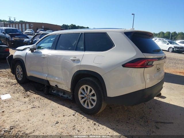 2024 TOYOTA GRAND HIGHLANDER XLE 3