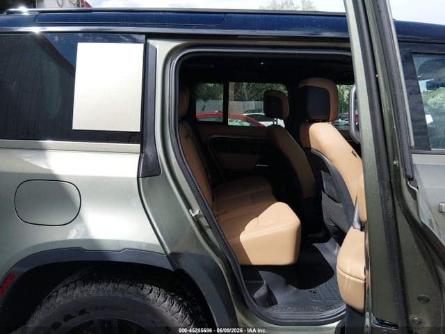 2025 LAND ROVER DEFENDER 8