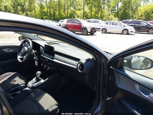 2023 KIA FORTE LXS 5