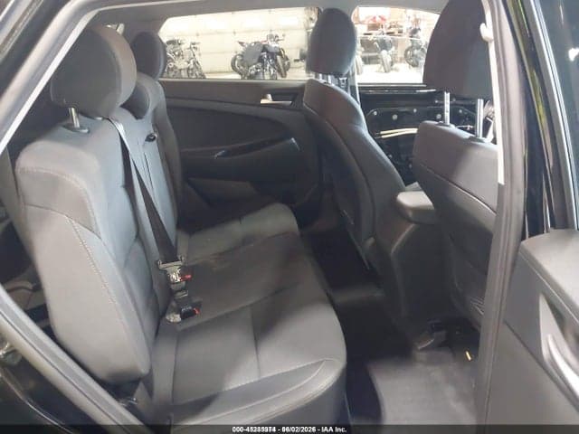 2020 HYUNDAI TUCSON SE 8