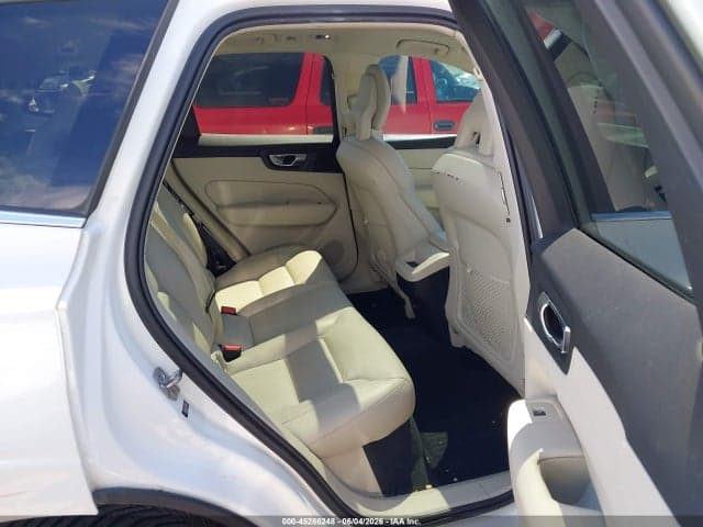 2018 VOLVO XC60 T5 8