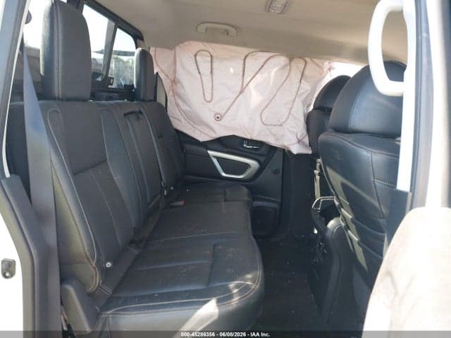2017 NISSAN TITAN SL 8